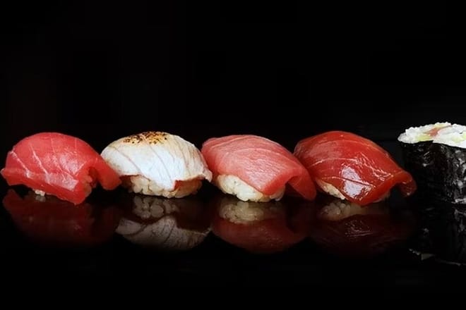 Tokyo Omakase Sushi & A5 Wagyu Premium Foodie Tour in Shinjuku  8