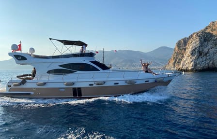 Private Yacht Tour along Alanya's Stunning Coastline