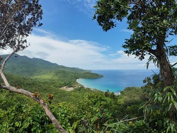Puerto Princesa Shore Excursion: Beach and City Tour