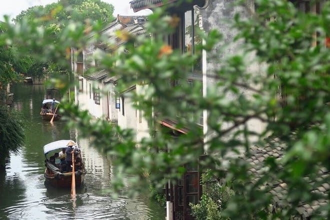 Private Full Day Tour to Zhouzhuang Water Town from Shanghai by Car 6