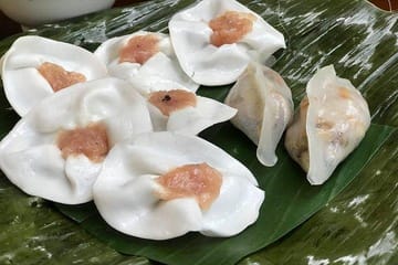 Biking Tour of Hoi An's Culinary Highlights and Tra Que Village