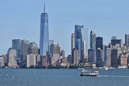 Statue of Liberty & Ellis Island Pre-Ferry Tour with Priority Boarding