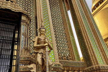 Bangkok’s Grand Palace & Wat Phra Kaew Guided Tour.