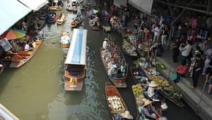Damnoen Saduak Floating Market with Paddle Boat
