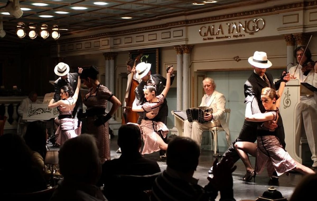 Gala Tango Dinner-Show with optional Classic Bus Transfer