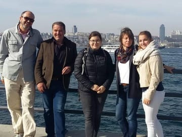 Small Group Tour of Istanbul's Spice Bazaar and Bosphorus Cruise