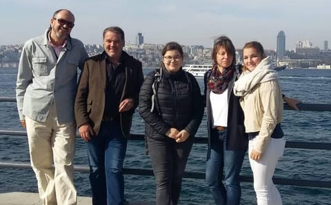 Small Group Tour of Istanbul's Spice Bazaar and Bosphorus Cruise