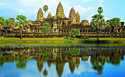 Private One-Day Tour of Angkor Wat and Temples in Siem Reap