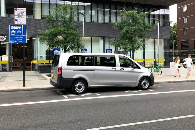 Luton Airport Private Transfers to/from London (Postcode SW5 to SW11) photo 4