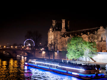Romantic Seine River Cruise and Dinner in Paris