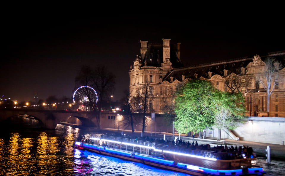 Romantic Seine River Cruise and Dinner in Paris