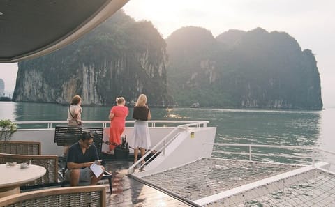 Premium 5 Star Day Cruise Discover the beauty Halong- Lan Ha Bay