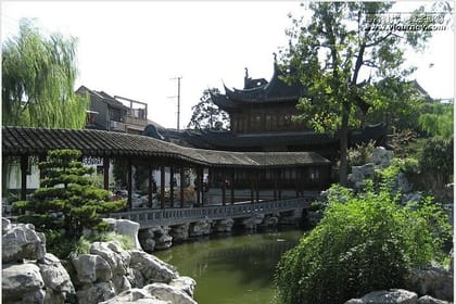 Private Shanghai day tour to Yu Garden, Jade budda Temple ect.