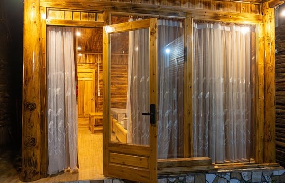 3-Days in Sapa with Overnight at 4 Star Hotel & Bungalow