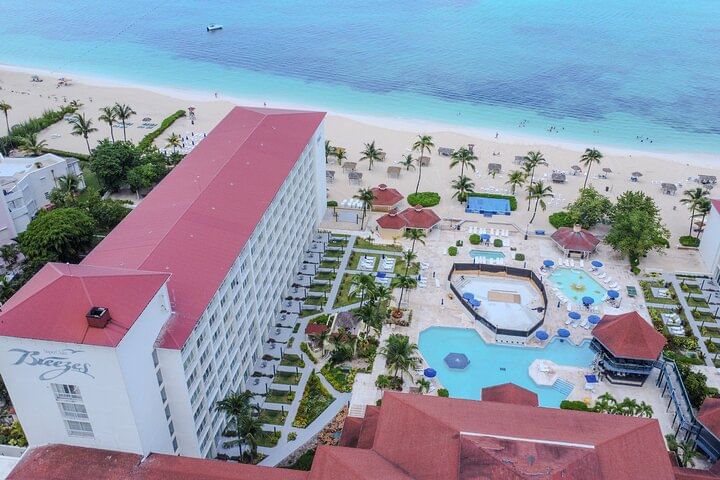 Round Trip Transportation to Cable Beach/Bahamar Resort/Breezes