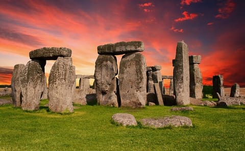 Private Day Trip to Windsor, Stonehenge and Bath from London