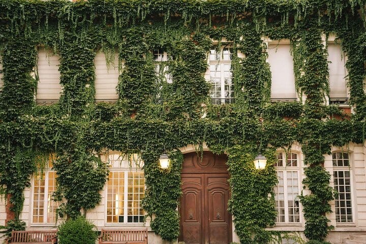 Full-Day Paris Private VIP Tour with Shopping and Cabaret Experience  10