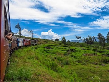 Two-Day Scenic Train and Car Tour in Nuwara Eliya, Sri Lanka