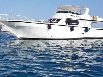 Private Boat Trip for Snorkeling and Fishing from Hurghada