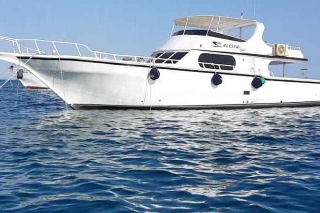private Boat trip from hurghada sahl hashesh makadi soma bay safaga and el gouna