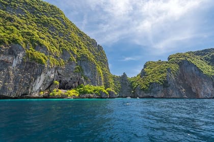 Phuket to Phi Phi Island and James Bond Island by Sawanu