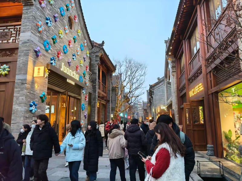 Zhengzhou Night Tour: Hot Pot & Foot Massage Experience
