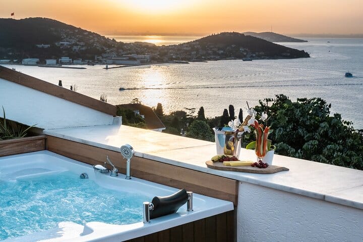 One night's stay at one of Büyükada's best hotels.