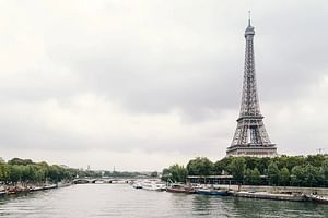 Half Day Private Tour in a Vintage Car in Paris