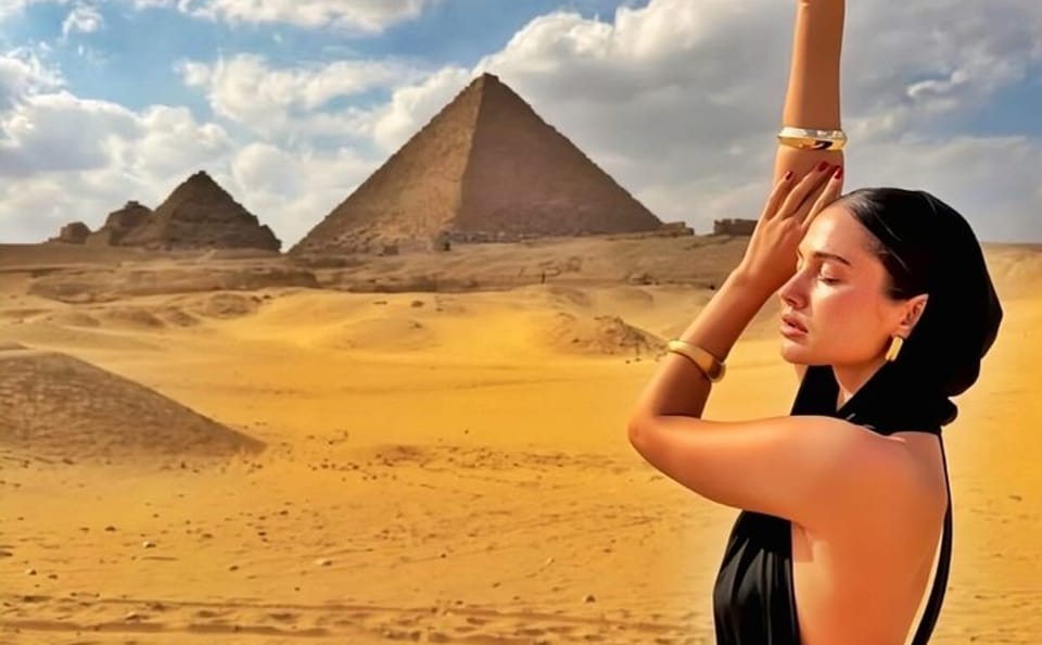 Private Full Day Tour of Giza Pyramids and Old Cairo