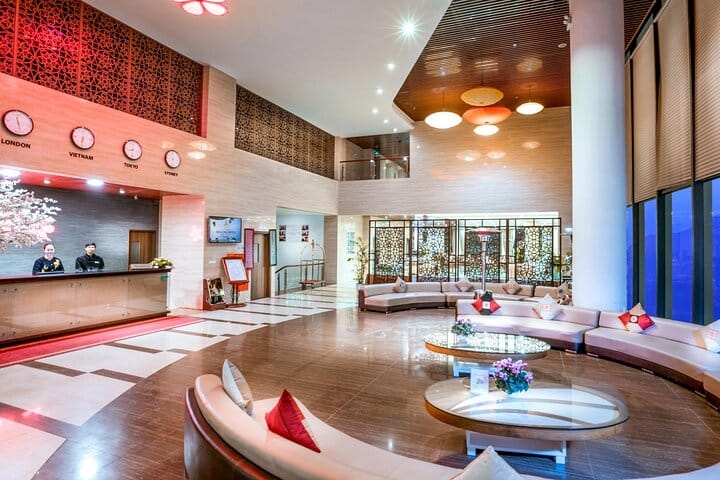 Sapa Trekking 2 Days Tour with Overnight 4 * Hotel By Cabin Bus