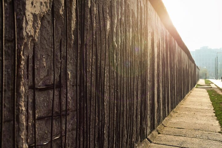 Self-Guided Audio Tour-The Fall of the wall: A light for humanity 10