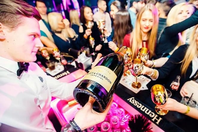 Party Bus & Dancer for 6 hours in Vilnius 5