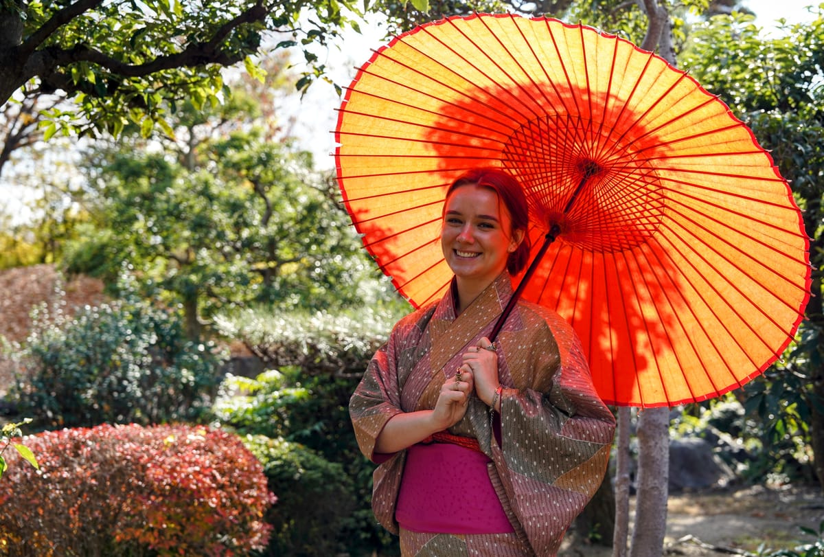Capture your beautiful kimono attire in photographs within the zen garden.We shall photograph you dressed as a Yamato Nadeshiko or a valiant