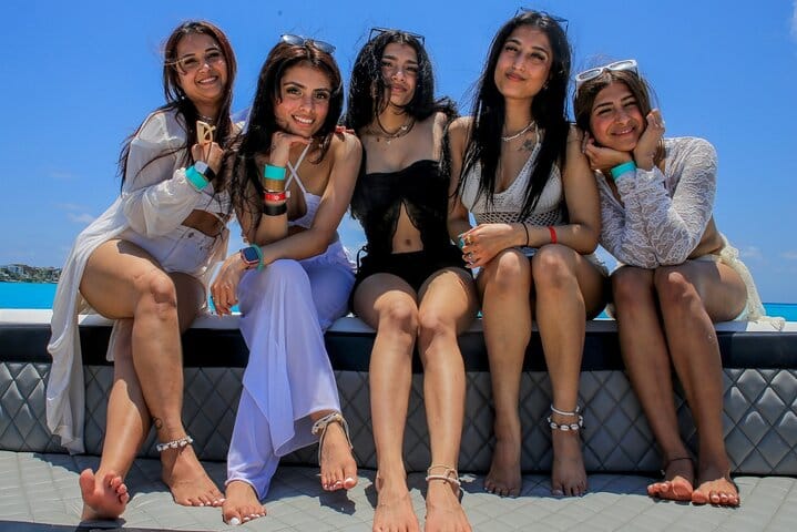 Cancun Private Catamaran to Isla Mujeres with Buffet & Open Bar 7