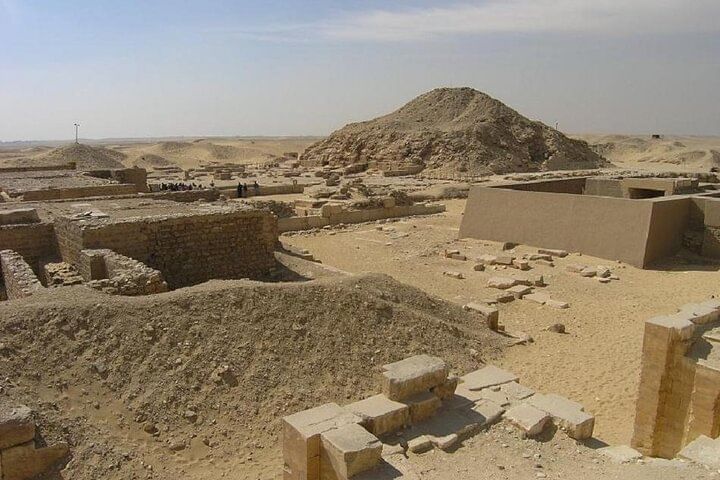 Private Tour of Sakkara, Memphis, and Giza Pyramids: Ancient Wonders