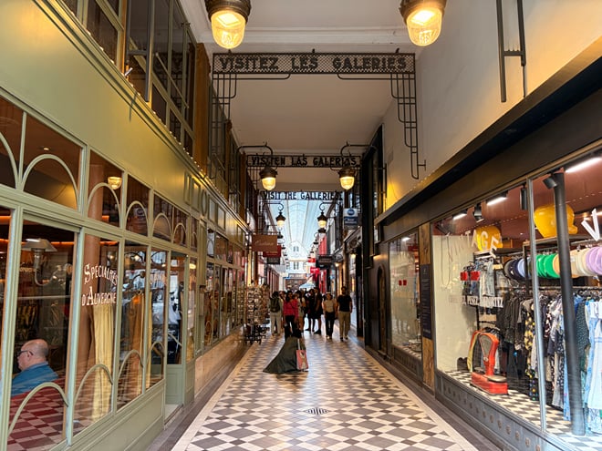 Private Covered Passages Tour Product and Guide Script