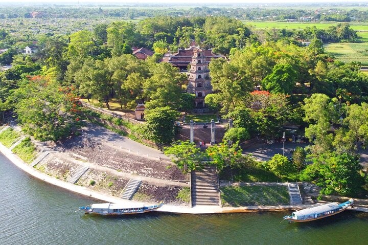 Discover City Of Hue Imperial & Hai Van Pass From Da Nang 7