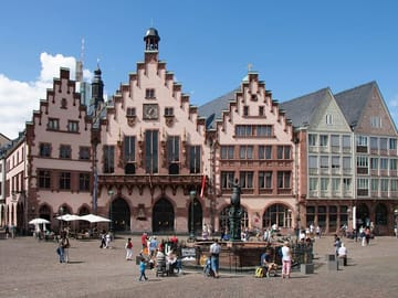 Private 10-Hour Cultural Tour of Frankfurt with Photography