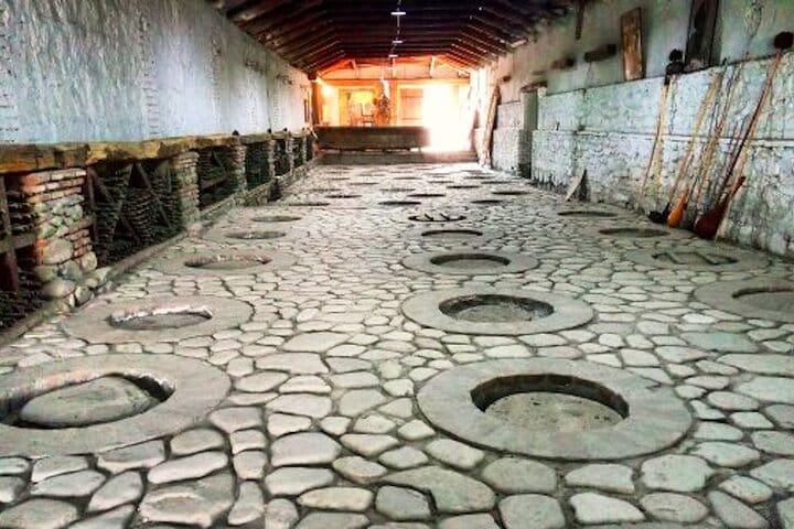 4 Full days in Georgia with private tour, free aiport