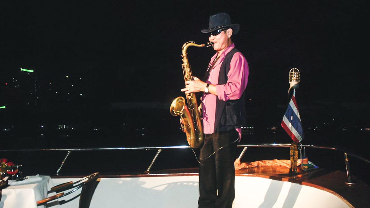 Grand Pearl Candlelit Dinner Cruise: A Night to Remember 7