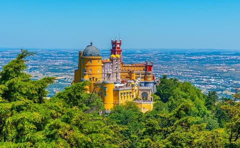 Private Full Day Tour of Sintra and Wine Tasting from Lisbon