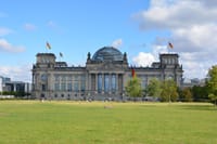 Berlin Highlights Brandenburg Gate and Tiergarten Bike Tour 3