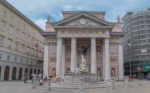 Private Historic Walking Tour in Trieste's Cultural Landmarks