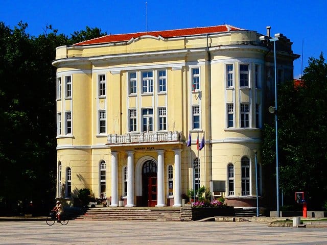 Plovdiv and Perushtitsa Day Trip with Wine Tasting from Sofia 2
