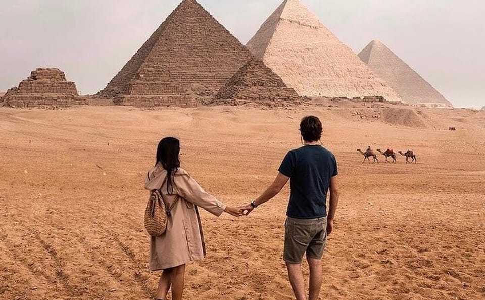 Private Day Tour of Pyramids, Sphinx & Egyptian Museum from Hurghada