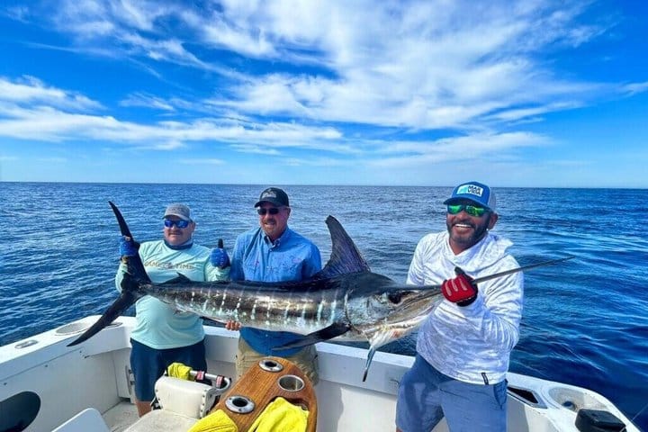 Private Deep Sea Fishing Cabo 5 Hour 30ft Boat 5 Anglers 10