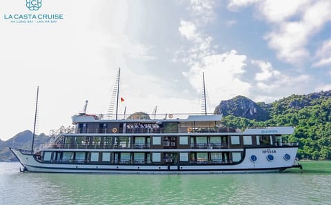 Luxury 3-Day Ninh Binh and Ha Long Bay Tour from Hanoi