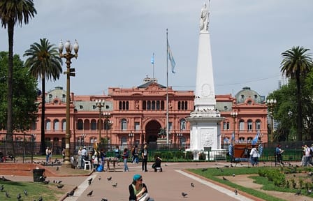 Walking Tour of the Plaza de Mayo in Buenos Aires