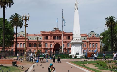 Walking Tour of Historic Plaza de Mayo in Buenos Aires