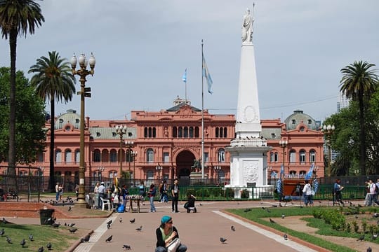 Walking Tour of the Plaza de Mayo in Buenos Aires